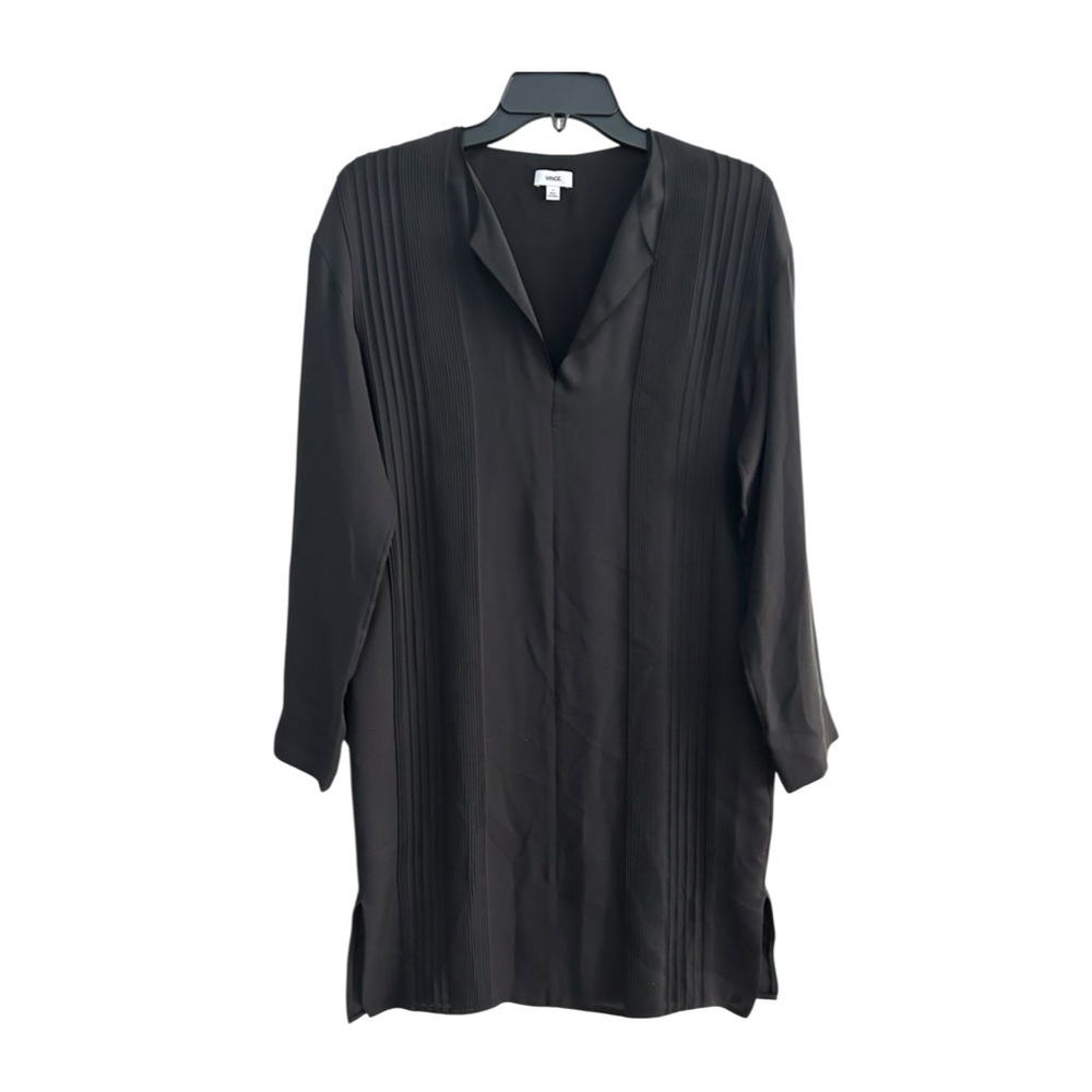 Vince Silk Pintuck Silk black shift dress 4 V neck long sleeves Timeless Chic
